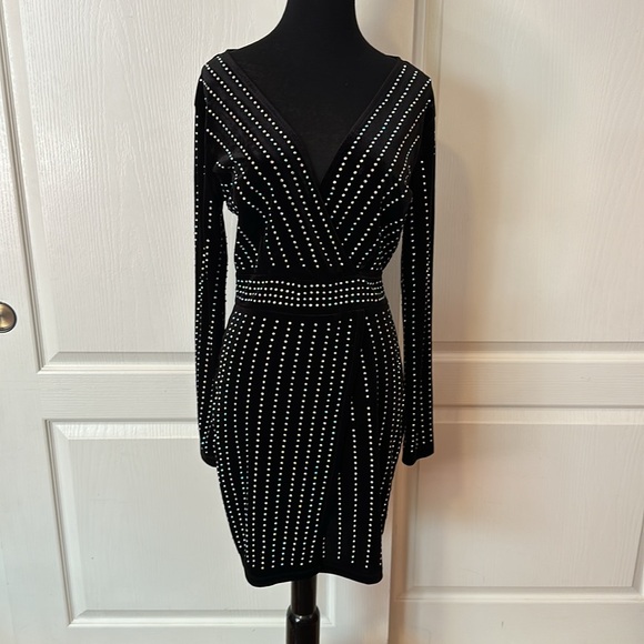 Windsor Dresses & Skirts - WINDSOR BLACK VELVET STUDDED V NECK WRAP LONG SLEEVE DRESS